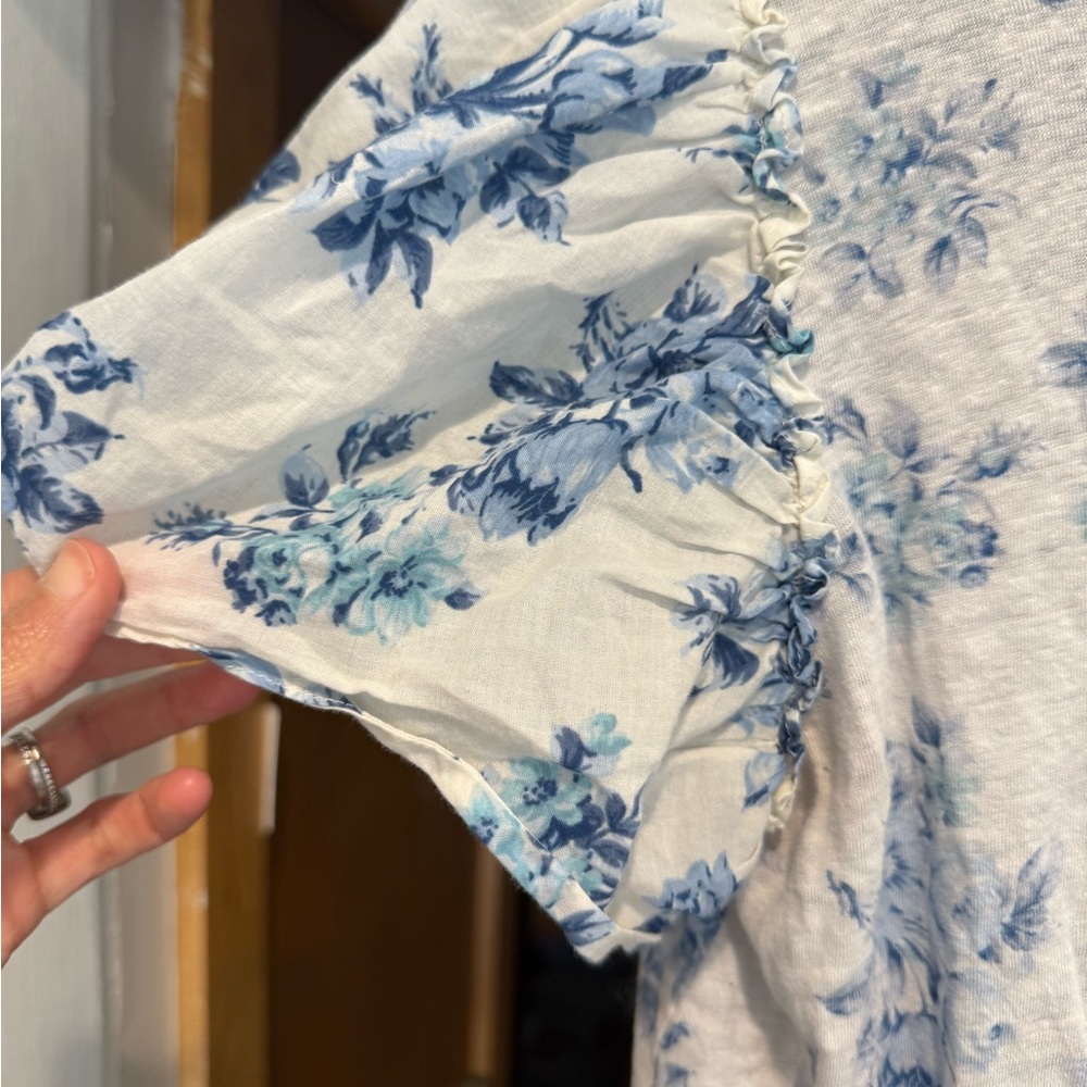 LOFT Women's Blue Floral Linen top with beautiful puff sleeve - Picture 5 of 6